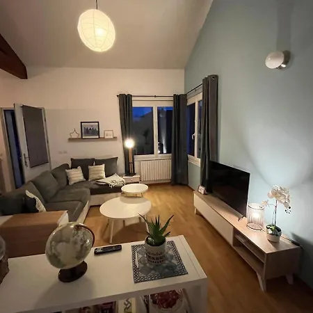 Apartment Sauret : Havre De Paix En Ville : Spacieux Et Confortable
