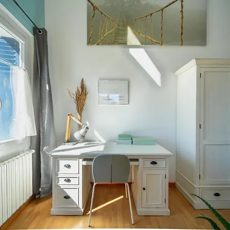 Sauret : Havre De Paix En Ville : Spacieux Et Confortable Apartment
