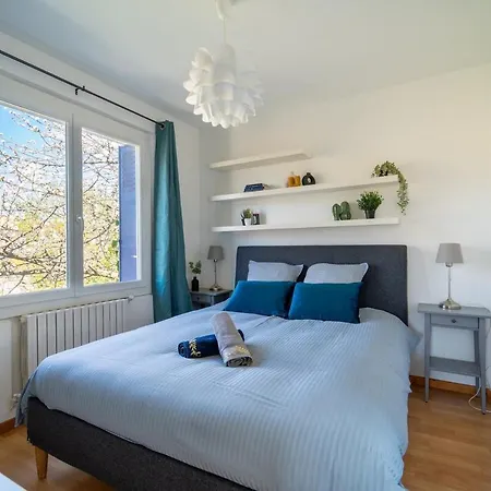 Sauret : Havre De Paix En Ville : Spacieux Et Confortable Apartment *